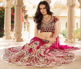 Dream Indian Wedding Reception Attire Flamboyant Lehenga Or