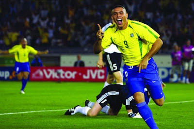 Ronaldo - Brazil Legend (1)