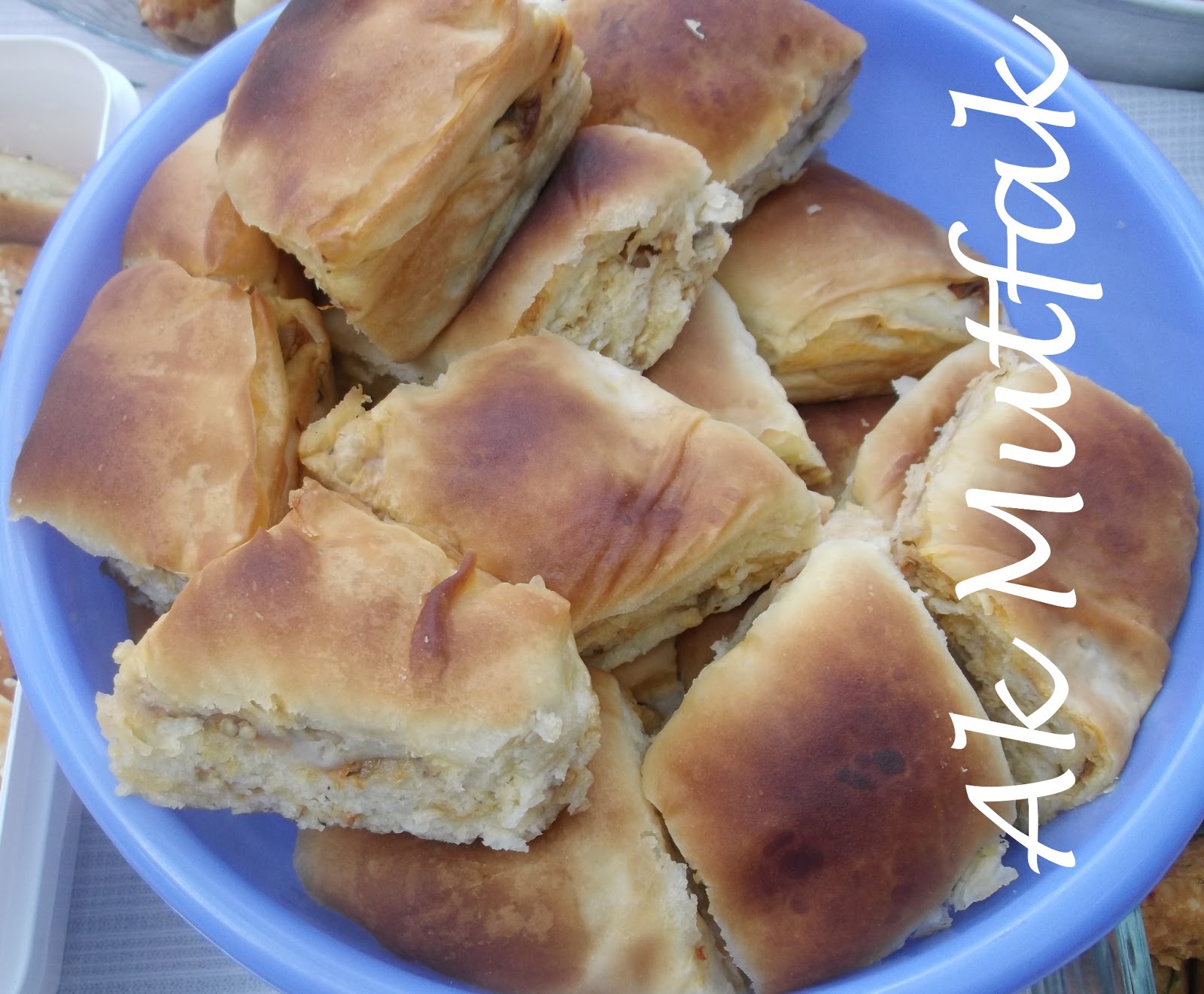 Domatesli Patlıcanlı Börek Domatesli Patlıcanlı Börek