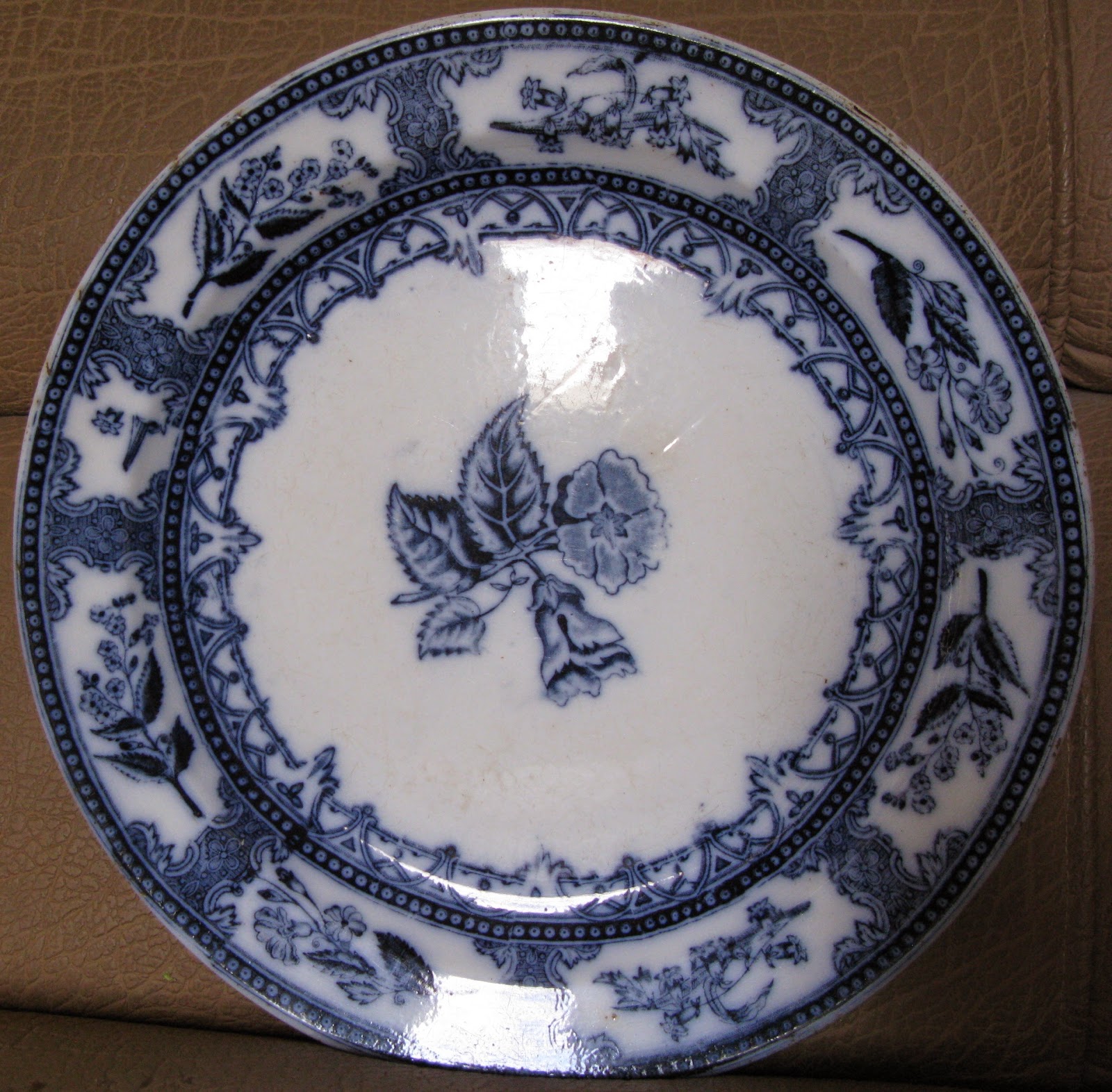 ZOORPUKHTOON Antique Russian Imperial pottery