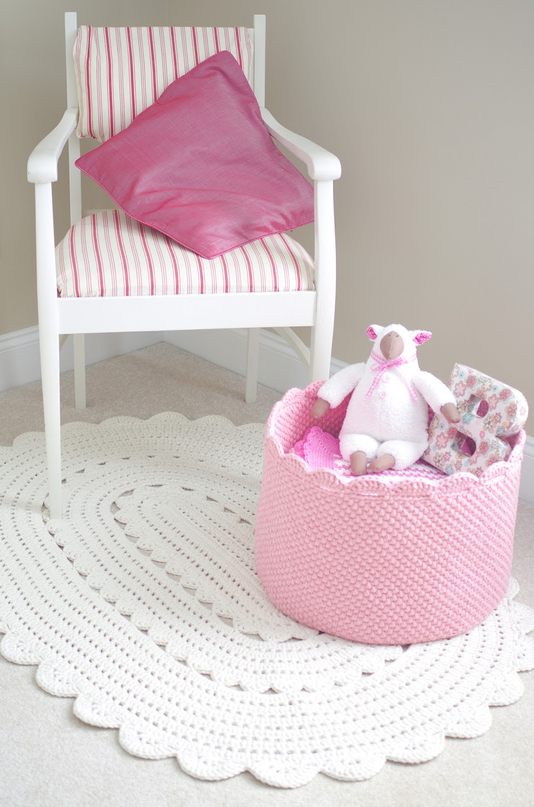 ...Handy Crafter... Huge Pink Nursery Basket