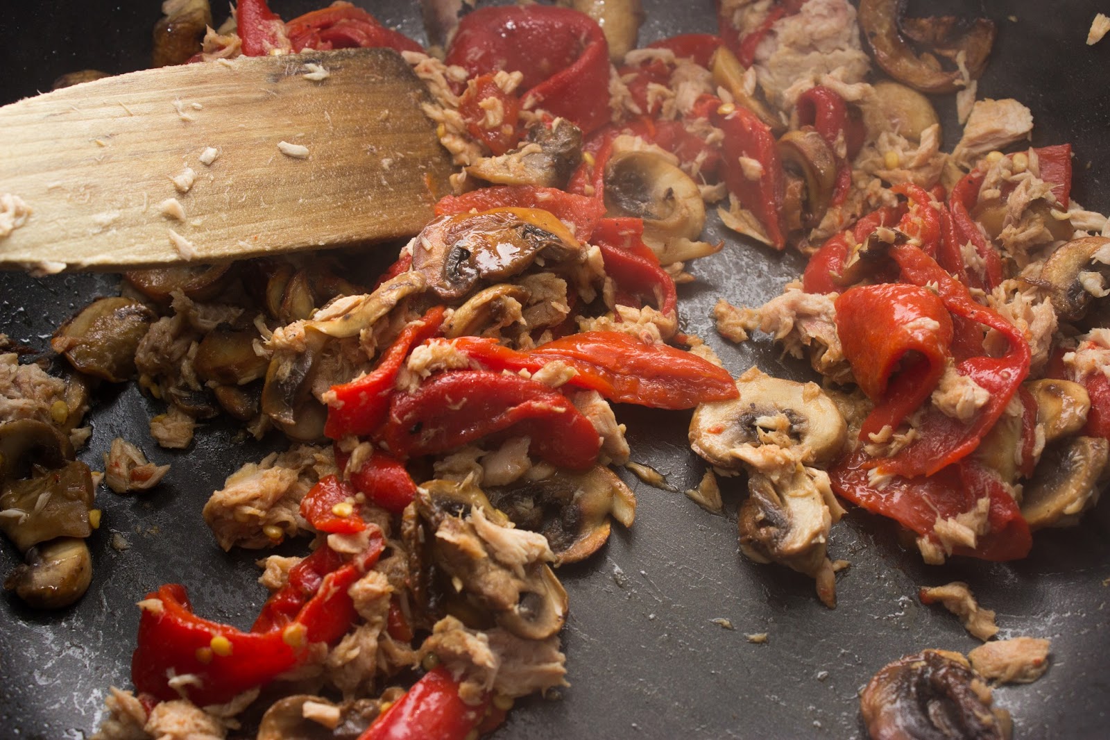 Pasta con champiñones y atún al gratín | El Baúl de las delicias