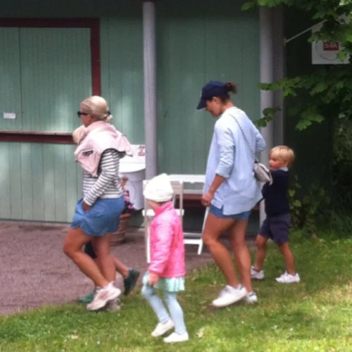 As every year, the Crown Princess invites the Swedish people to celebrate her birthday while she and her family are on holiday at Solliden Slott on Öland, a Swedish island.