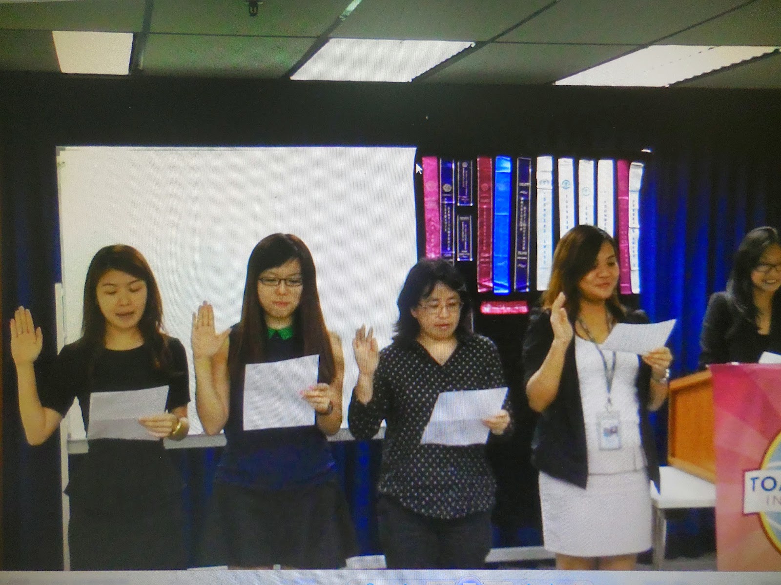 singles and friends toastmasters club