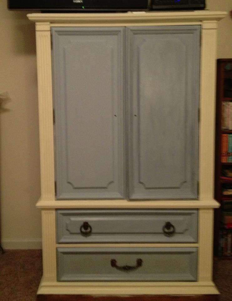 Velezita Armoire makeover with Annie Sloan Chalk Paint