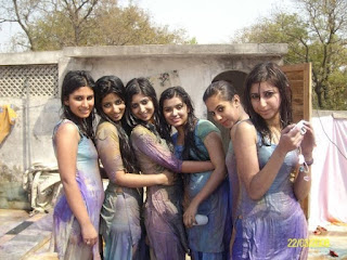 LUMS-university-girls-hot-and-sexy-color-day-photos-images-and-wallpapers