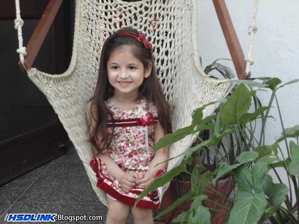 Harshaali Malhotra Very Cute Unseen HD Wallpapers, Images 
