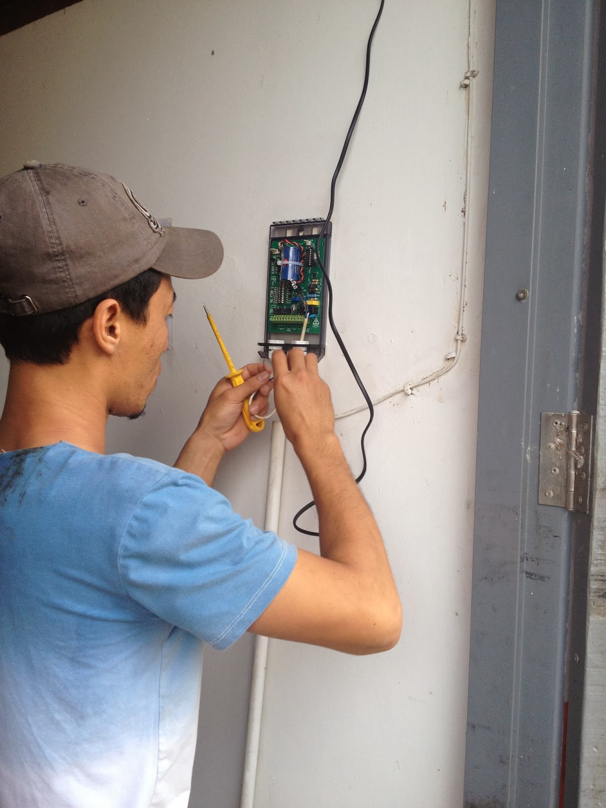 Then, we start the maintainence job. - The technician replacing the old EFI  with the new EFI.