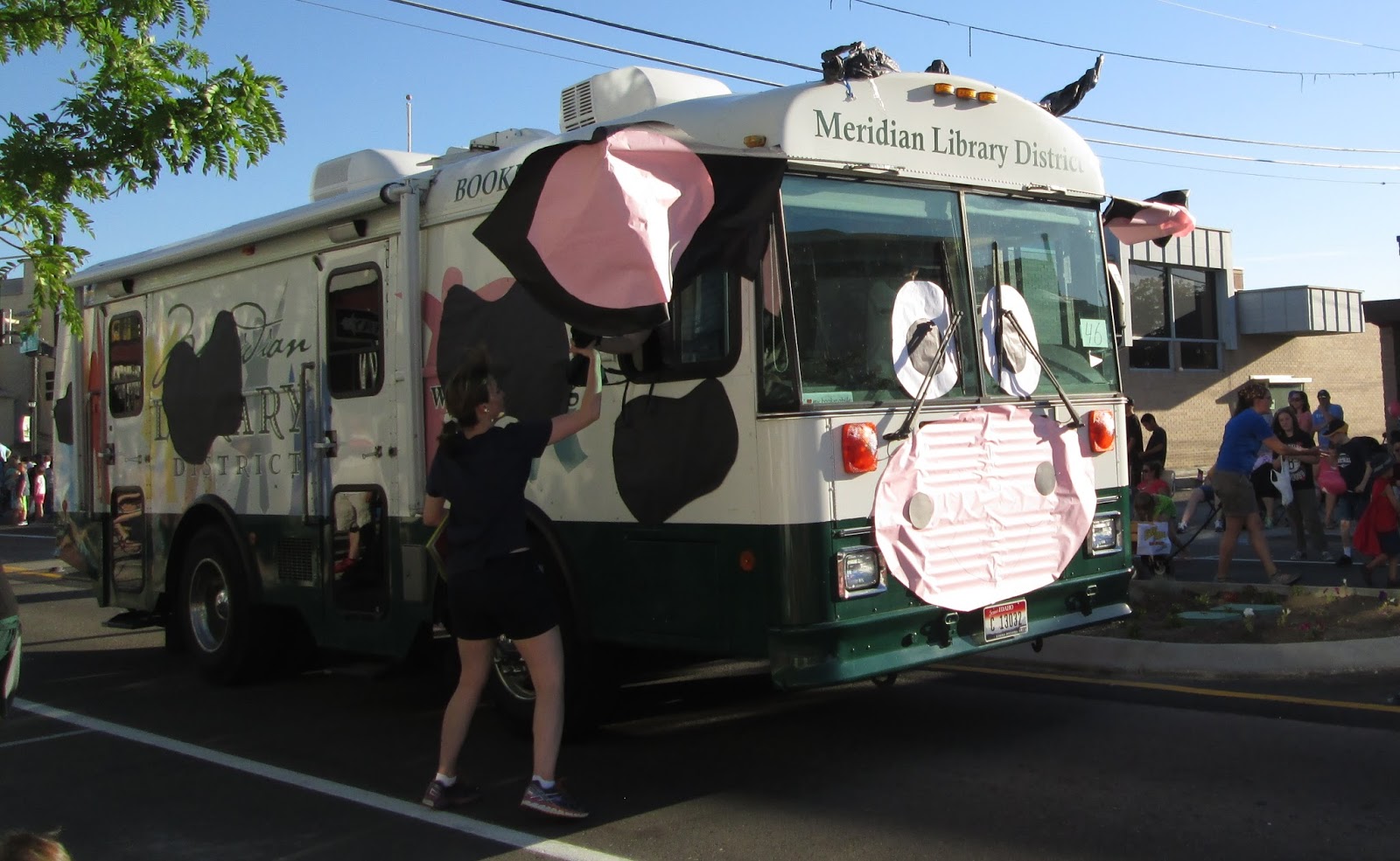 Happy Clean Living Meridian Idaho Dairy Days Parade 2015