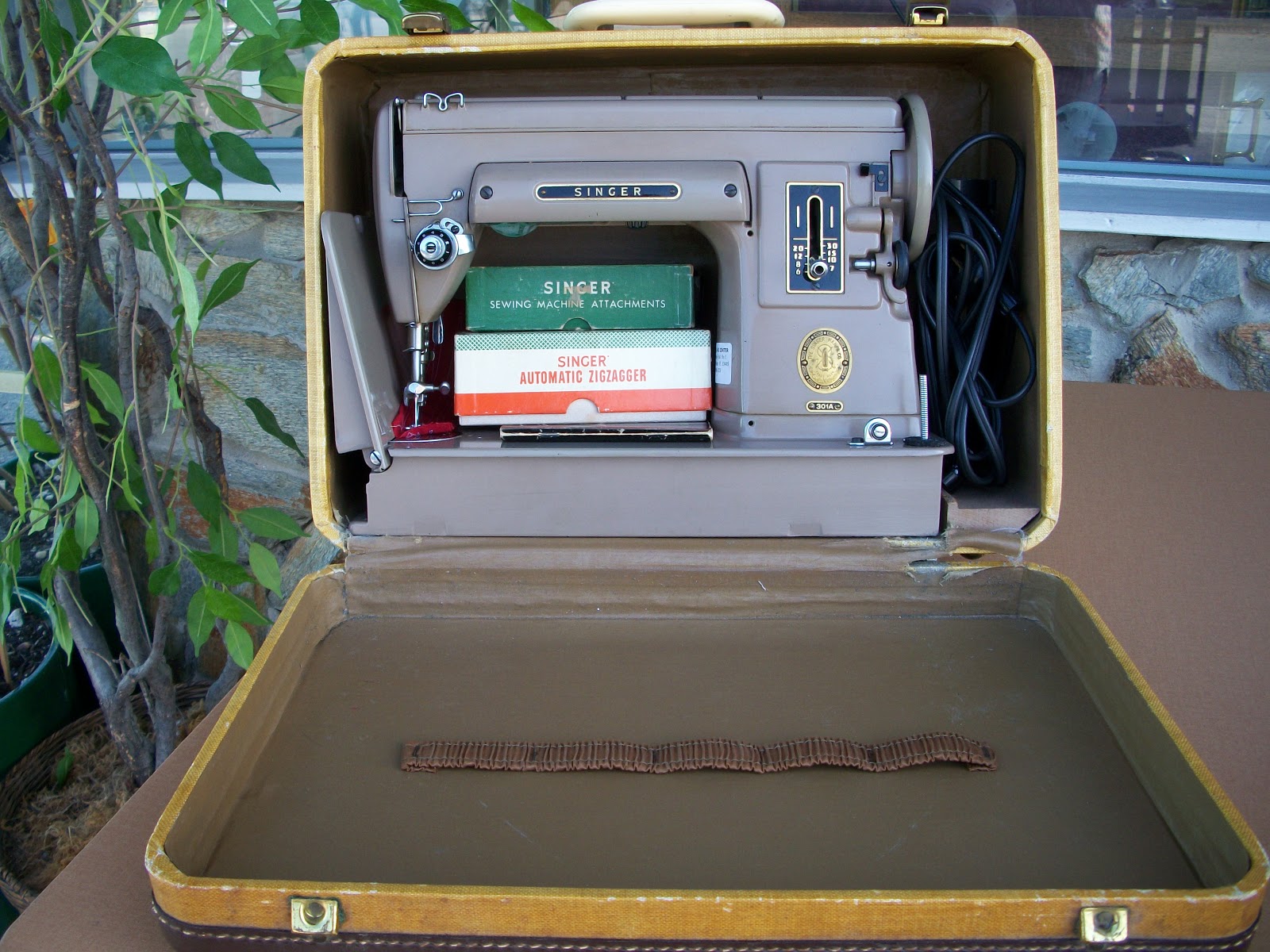 Still Stunning Vintage Resale Working 1953 Singer 301A Sewing Machine