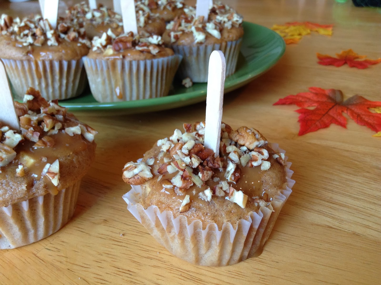 Laura's Baking Talent Carmel Apple Cupcakes