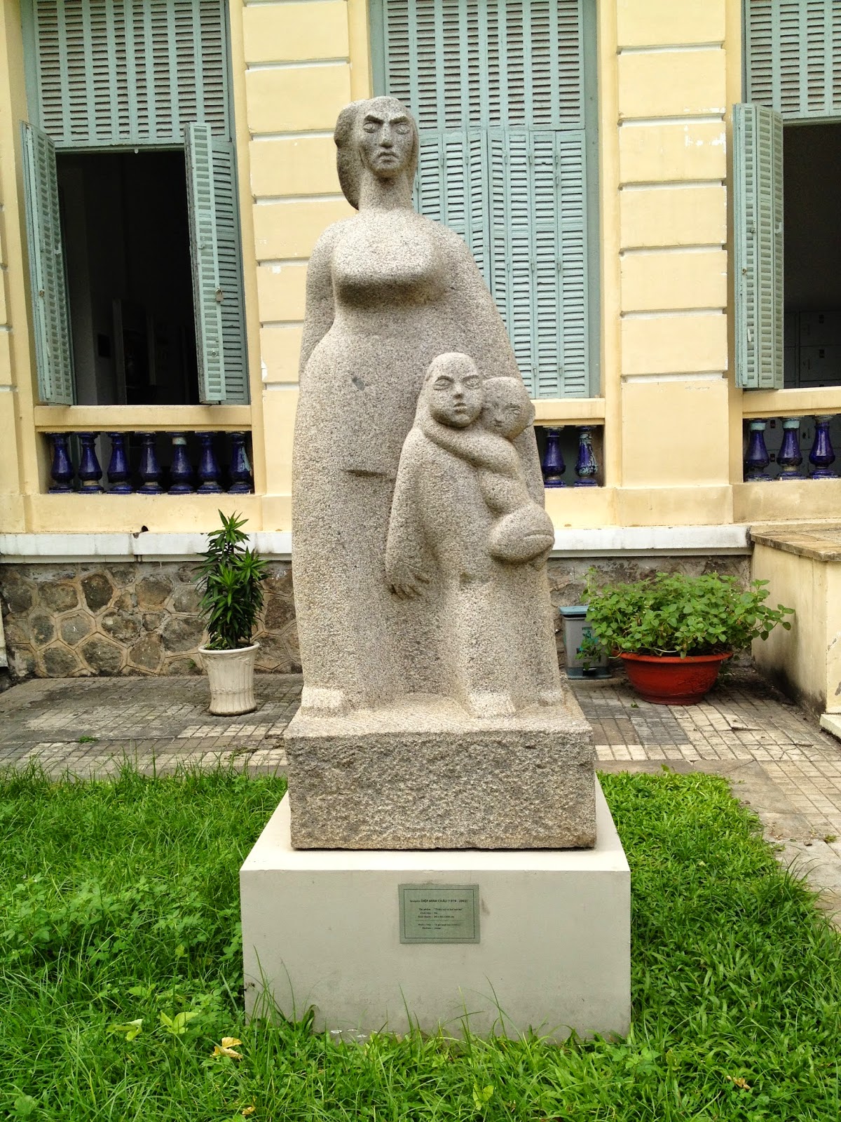 Vietnamese Sculptures 