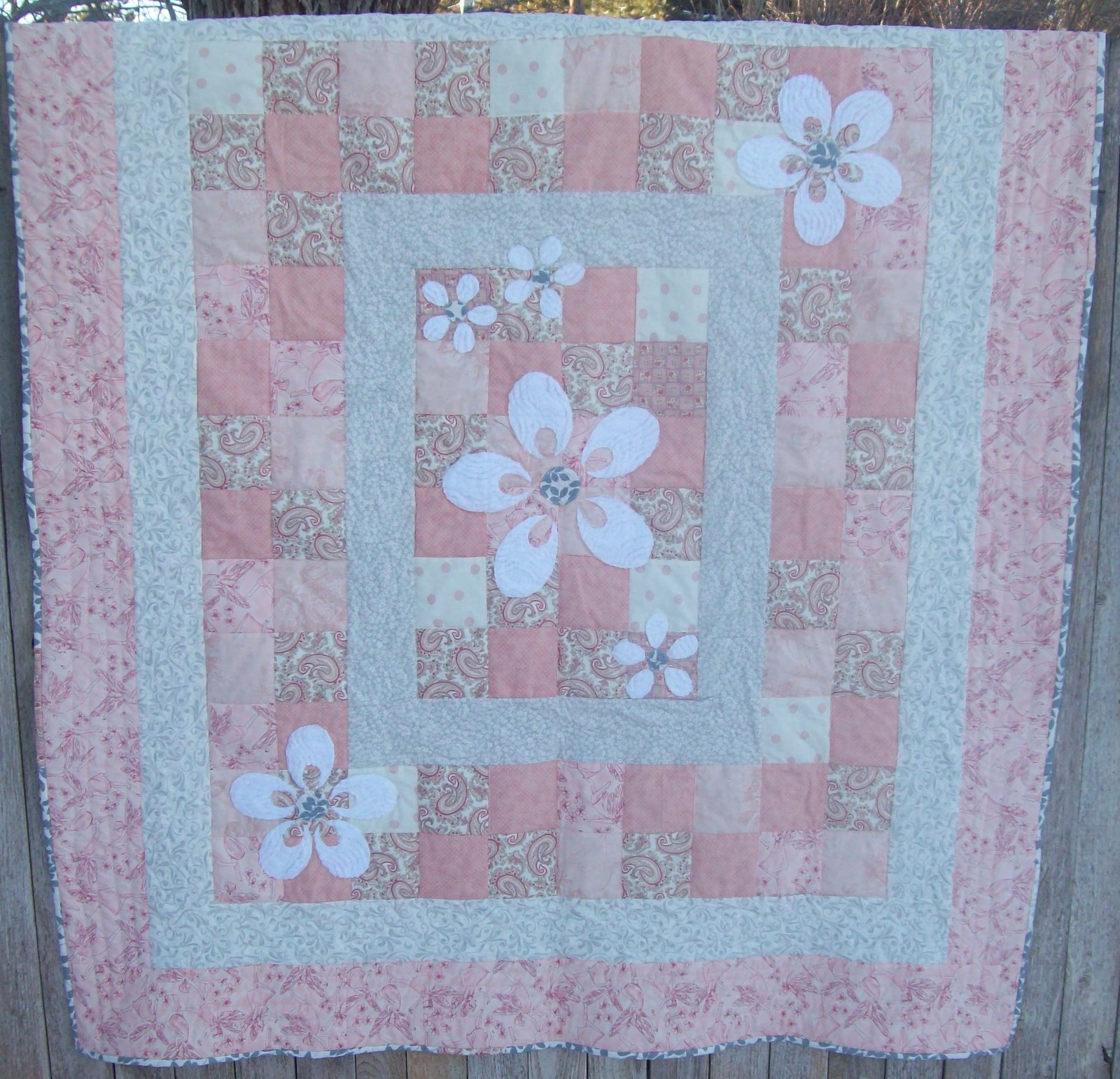 My Quilt Diet... The Pink Grey Flower Quilt is FINISHED!