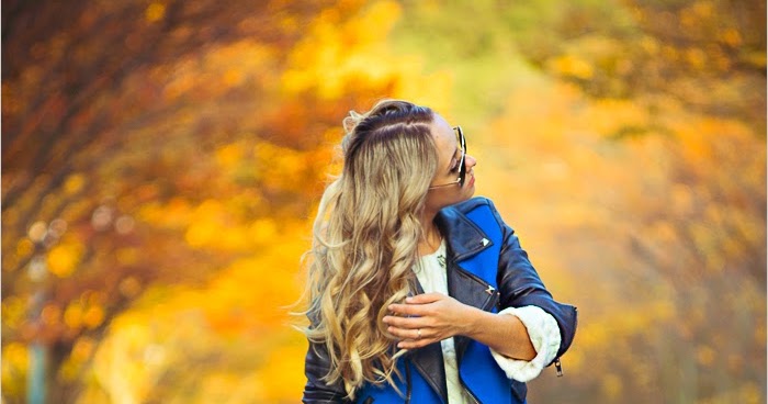 Huge blue tote and blue leather jacket - My Blonde Gal