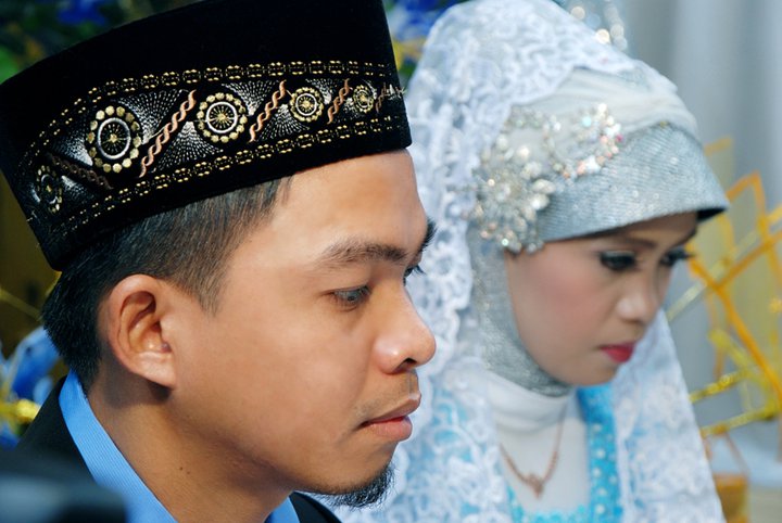 Pantun dari Utusan Pihak laki Laki :