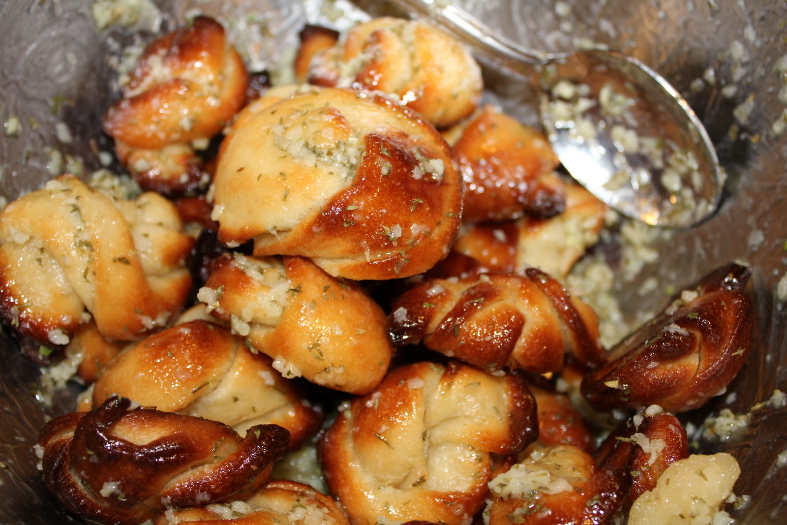 Hoodwinked in Houston Easy Garlic Knots