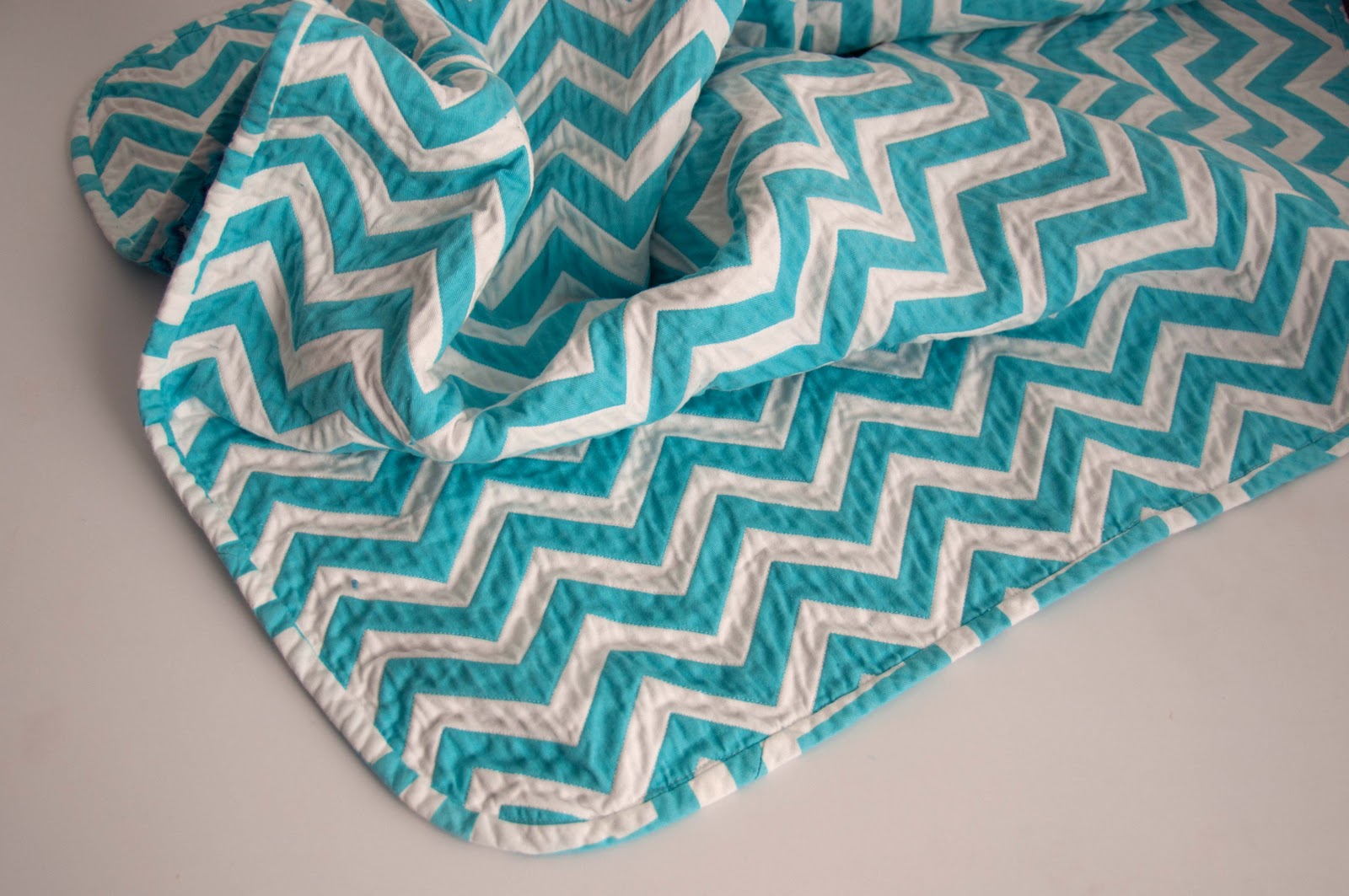 Aesthetic Nest Sewing Chevron Chenille Baby Blanket (Tutorial)