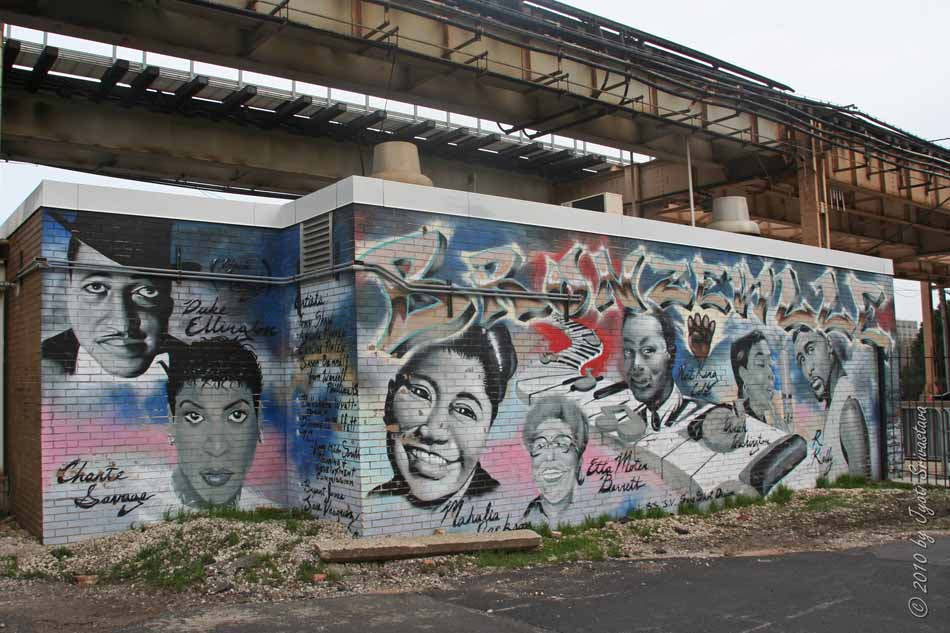 Public Art in Chicago Mural "Bronzeville"