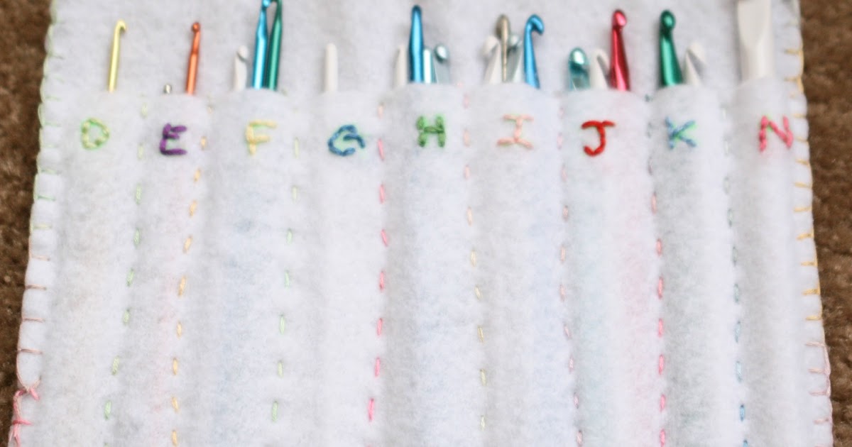 Sugar and Stitches: DIY Crochet Hook Case