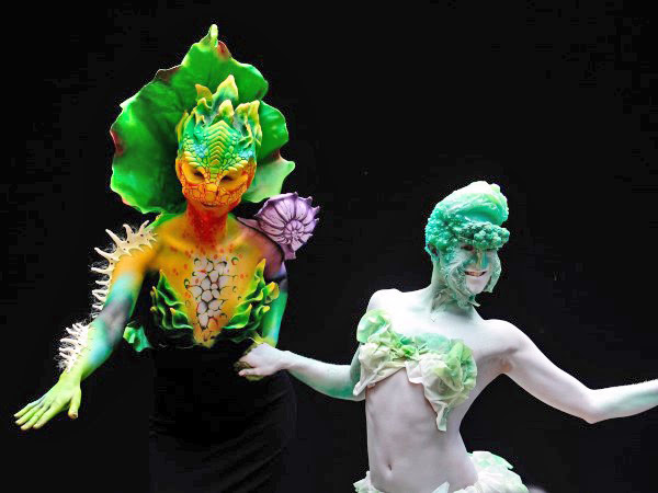 Bodypainting Kunstkalender Nurnberg Stadtchamaleons Symbiose