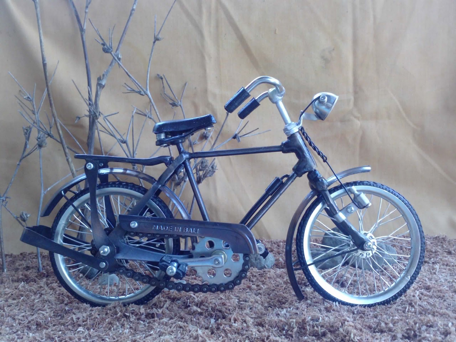 KUNINGAN JUWANA BRASS JAYA: MINIATUR SEPEDA JAWA COWOK ...