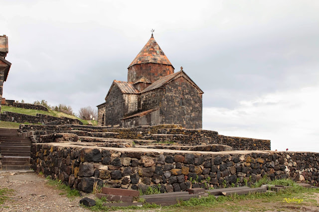 Una semana en Armenia - Blogs de Armenia - 11-05-15 Goshavank, Haghartsin, Lago Sevan y Sevanavank y Noratus. (14)