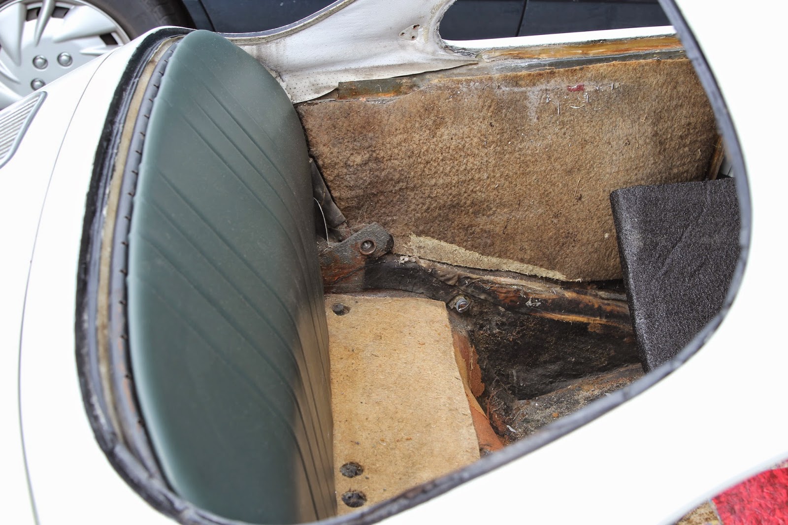 Cooks Upholstery and Classic Restoration Porsche Bathtub Leather