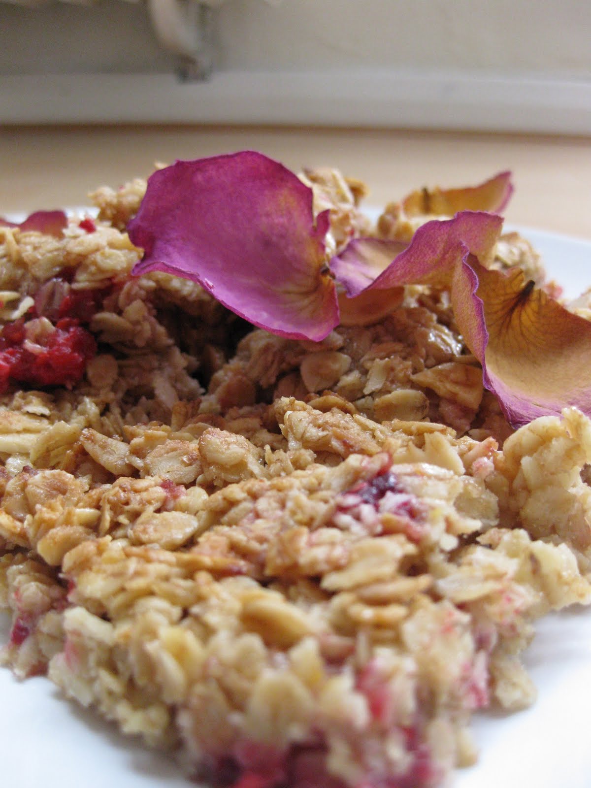 ROSE COTTAGE RASPBERRY AND ALMOND FLAPJACKS