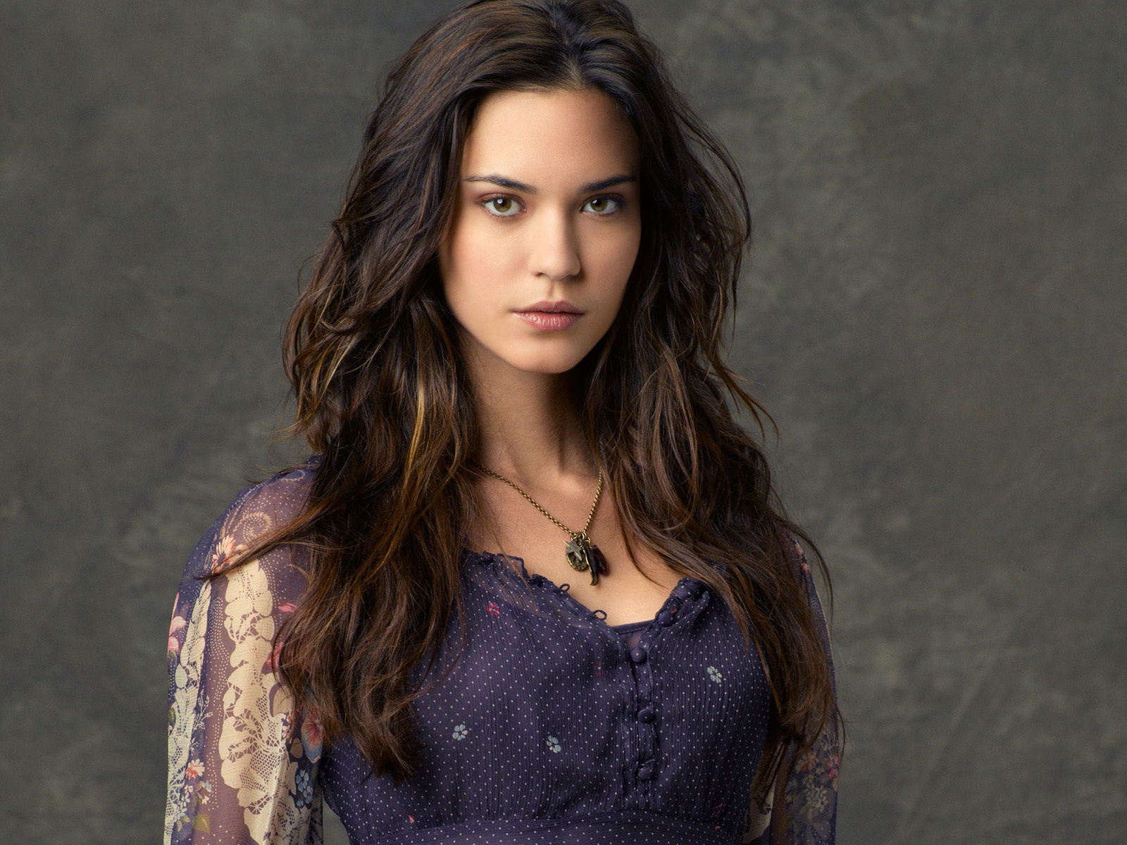 Odette Annable Photo Gallery | Tv Series Posters and Cast