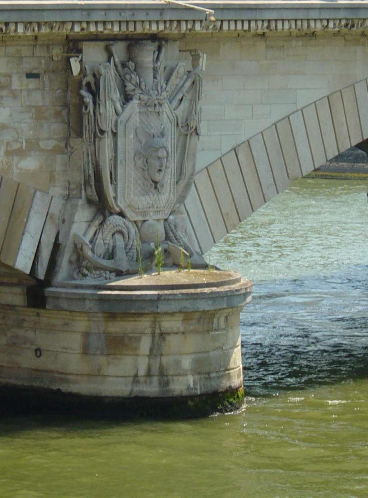 Paris, d'un pont à l'autre Le pont des Invalides, un nom 