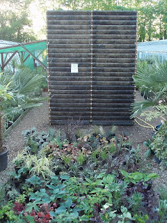 Uprooted Gardener: How to Build Your Own Living Wall or Vertical Garden