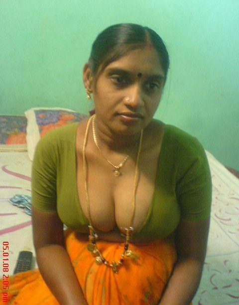 Big Desi Aunty
