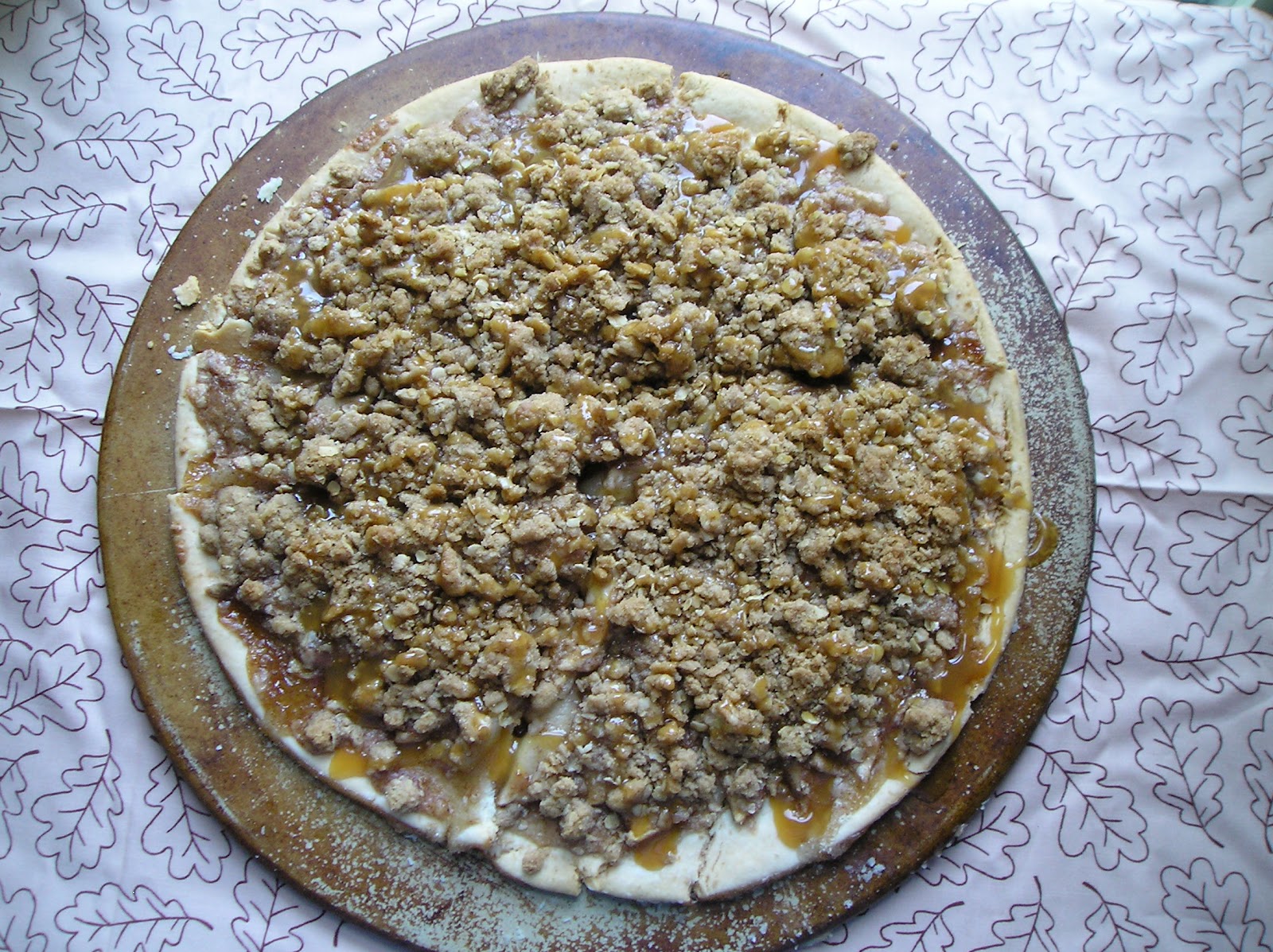 Caramel Apple Crisp Pizza Edesia's Notebook