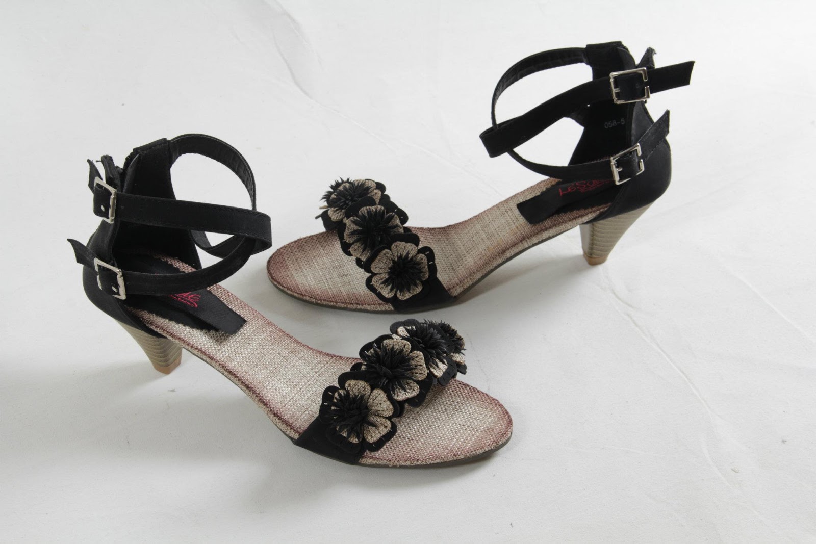 Needle Impression Footwear Hair and Beauty