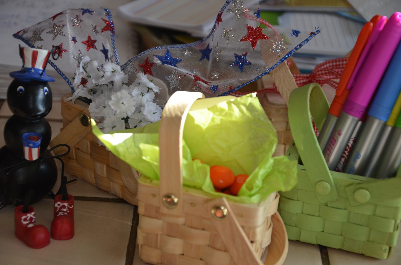 Beaucoup Mini Woven Picnic Baskets!!
