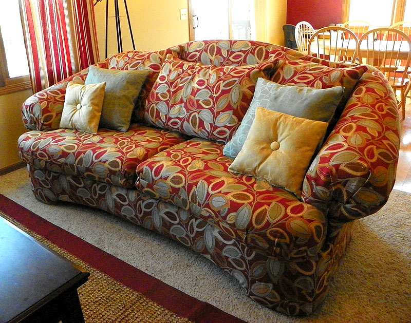 MightyCrafty Ugly Couch Transformation