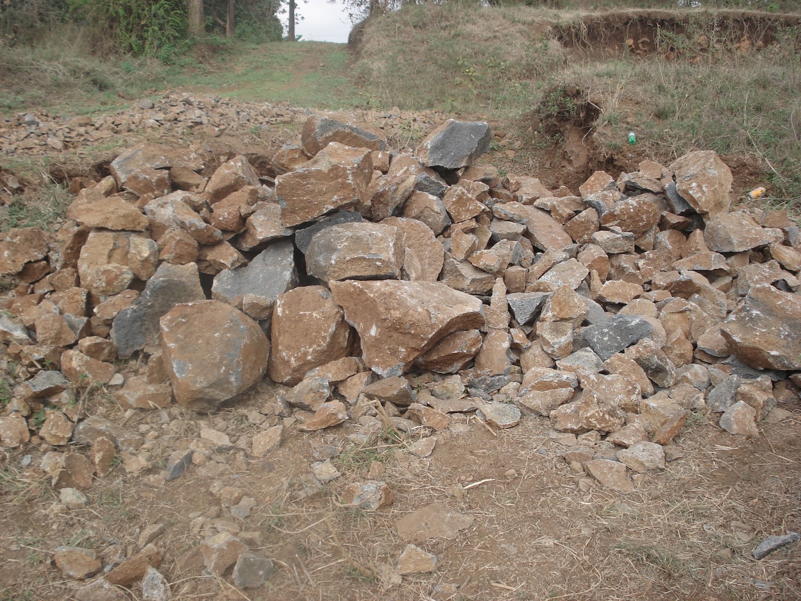 Alternative Building Construction Second try at dry stack retaining wall