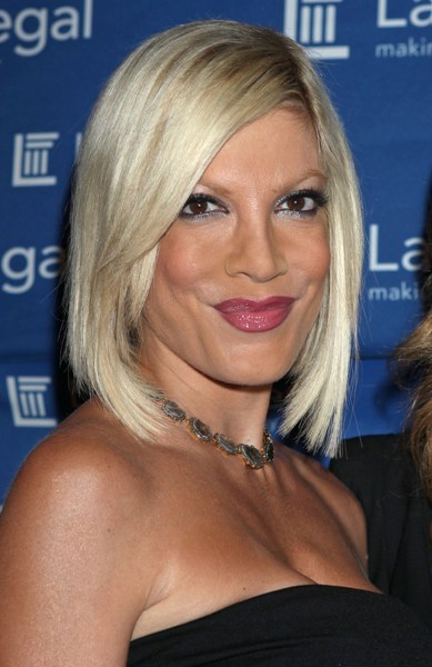 Relish Small Pleasures Tori Spelling Short Hair Cut