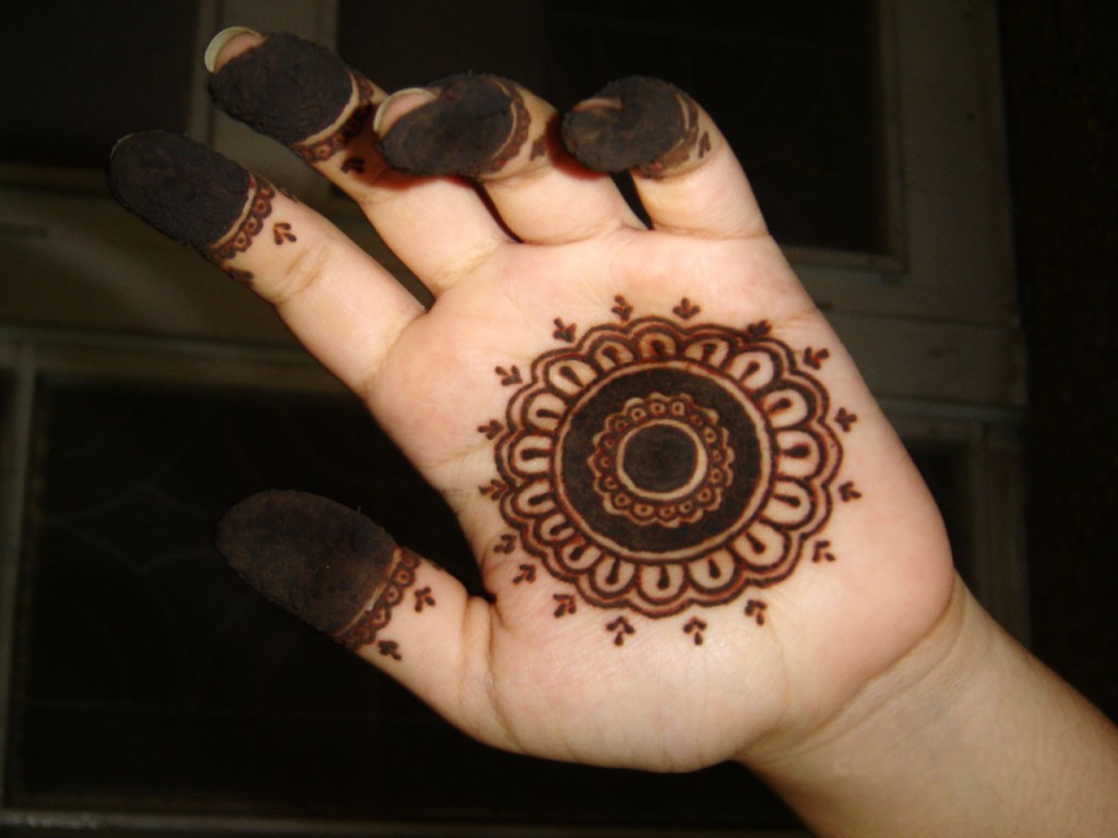 Easy Mehndi Design for Kids hands - Beautifull and Latest Mehndi Design