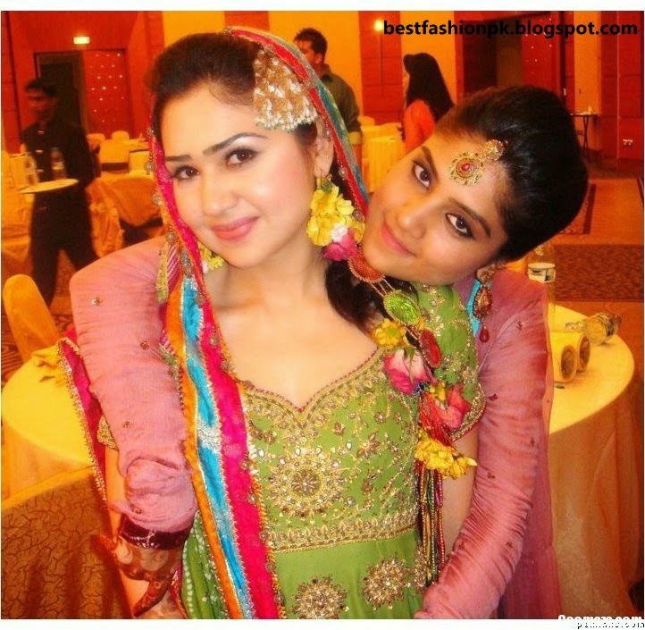 Latset Bridal Mehndi Dresses and Jewellery www.maaod.blogspot.com Latset Bridal Mehndi Dresses and Jewellery