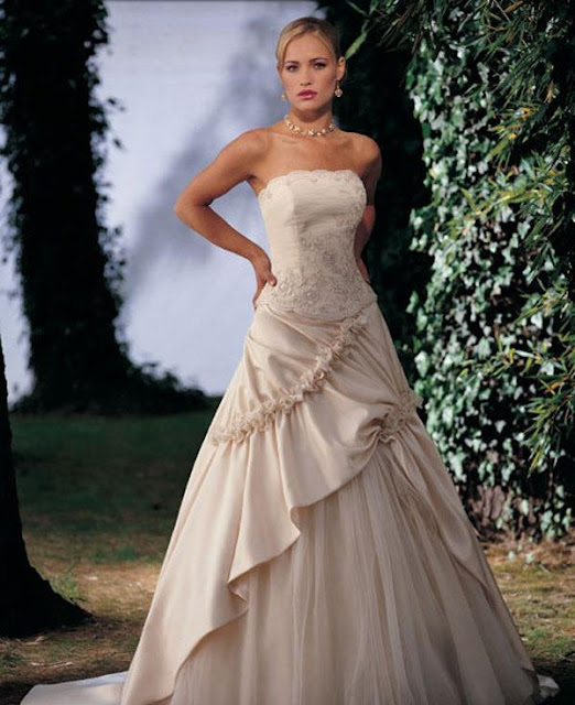 İşlemeli Straplez Dantelli Gelinlik Modelleri Moda,Trend,Kadın,Erkek