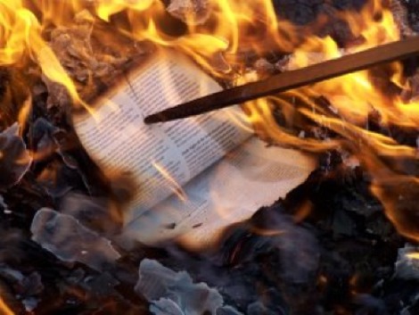 quema libros quemar manuscritos cisneros quijote granadinos caballeria mancha granada