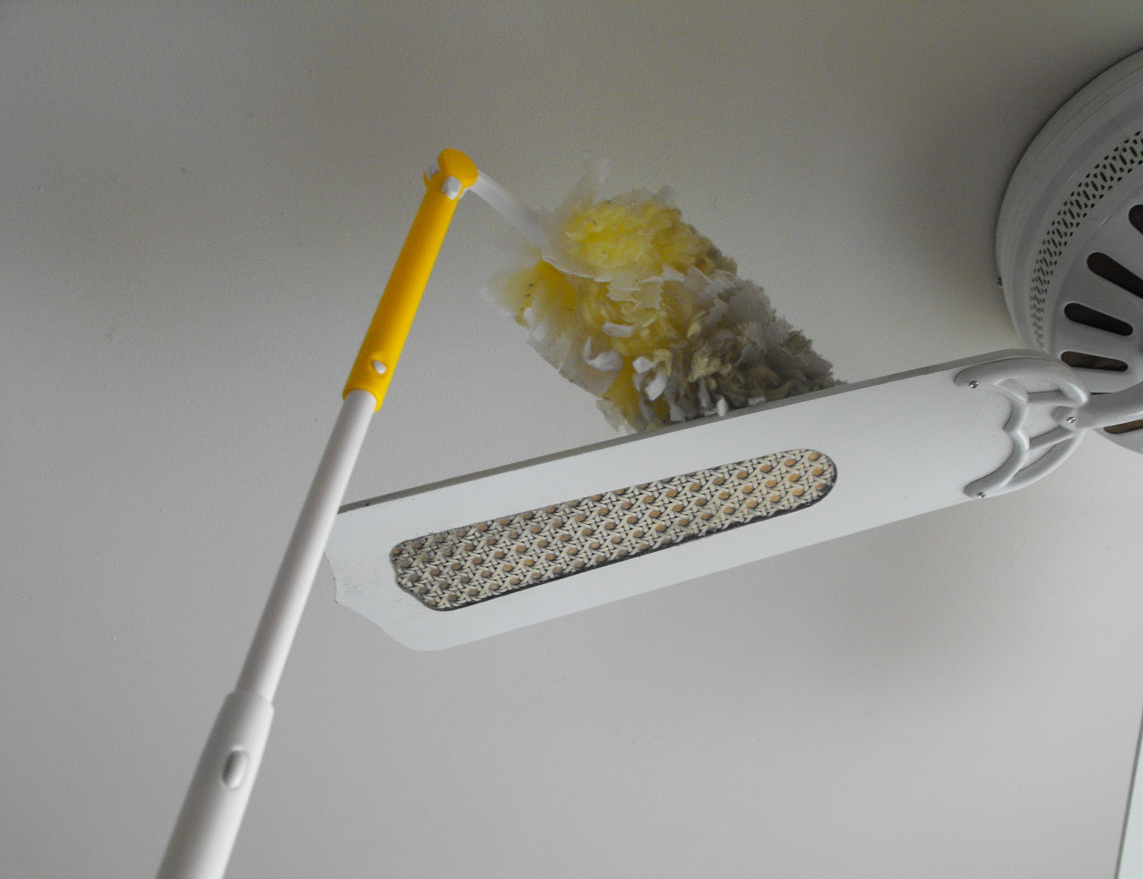 PocketfulofMiscellany Swiffer® 360° Extender Review!