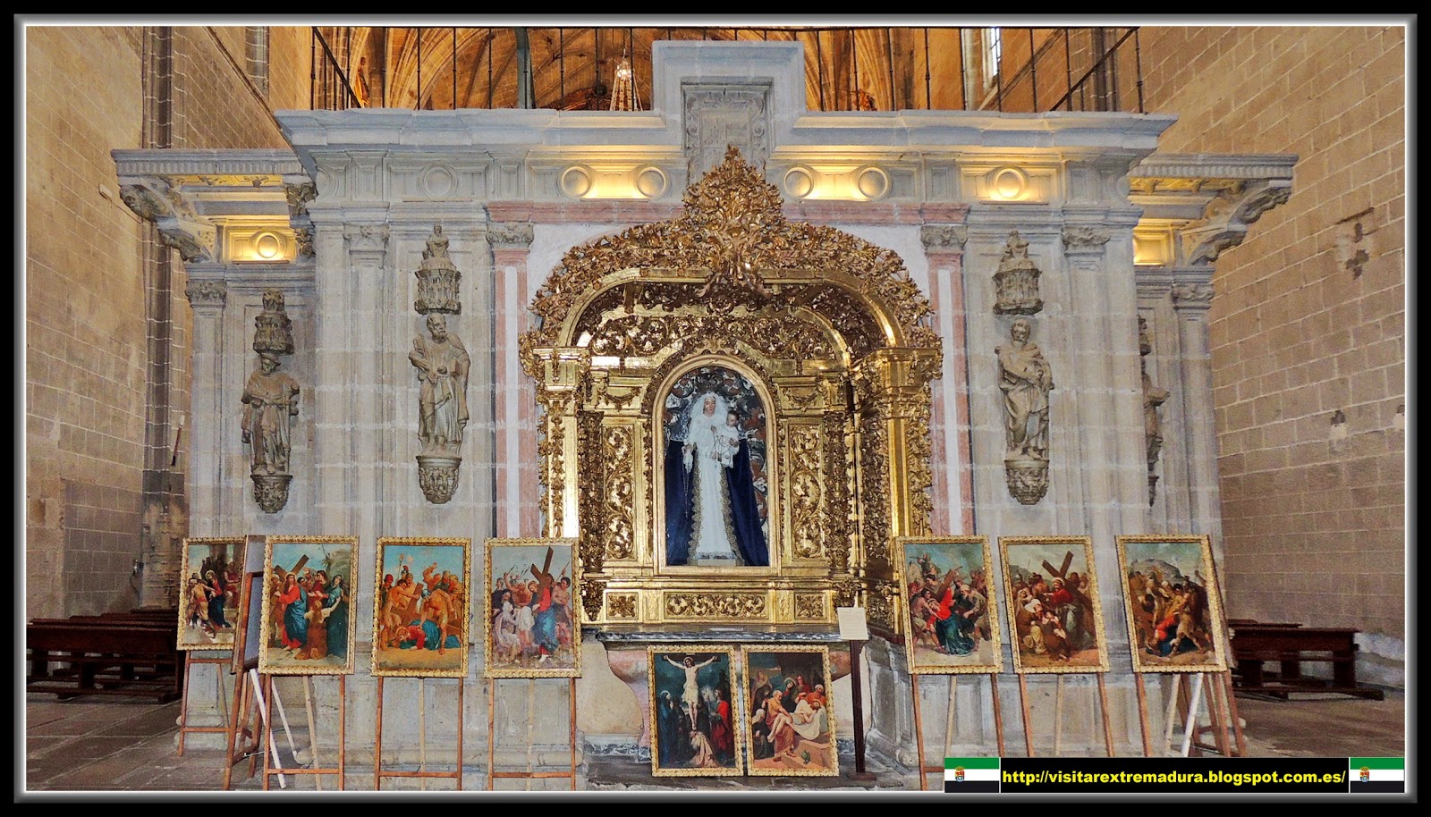 Coria. Catedral. Trascoro. Retablo de la Virgen del Rosario.