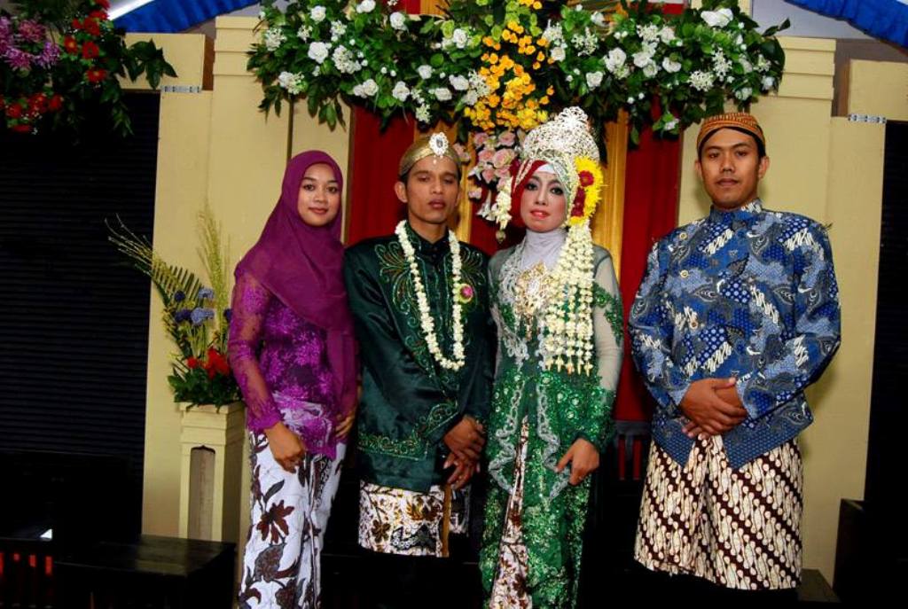 Upacara Panggih Temanaten dan Ularular (Sabdatama Upacara Panggih Temanaten dan Ularular (Sabdatama