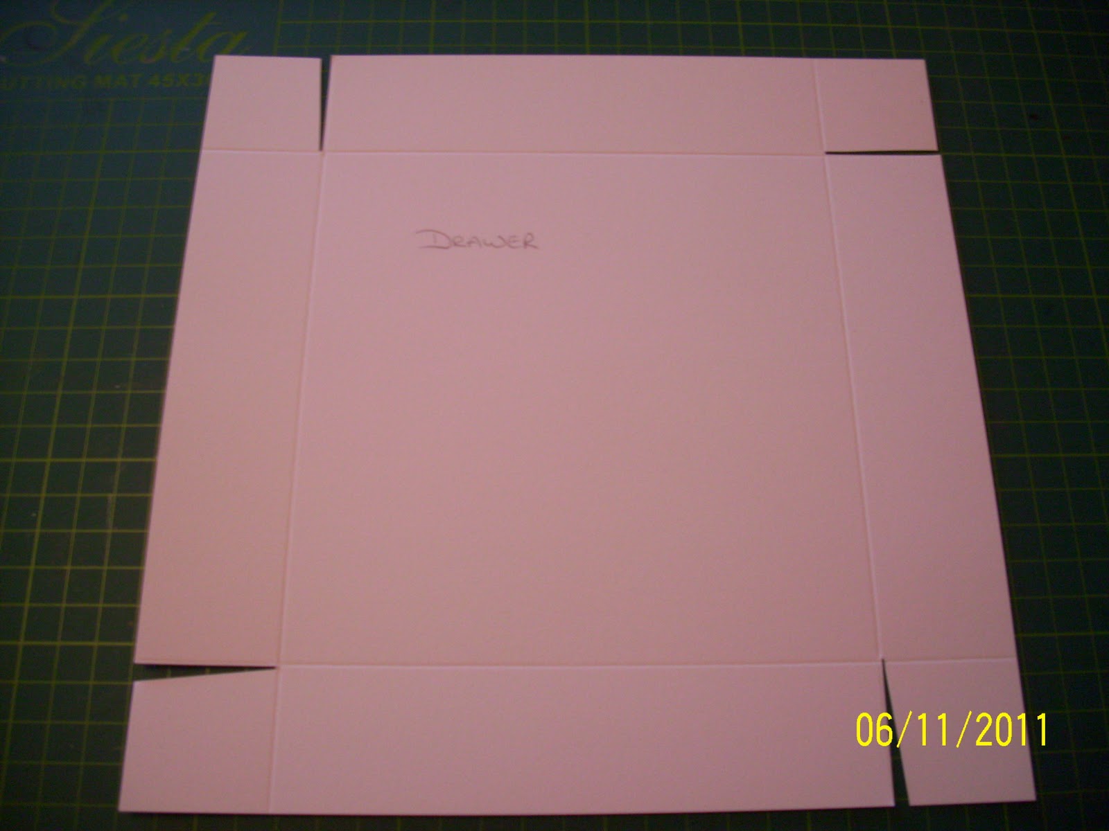 TRACEY'S KRAFTS Easel Card On A Box With Drawer Tutorial