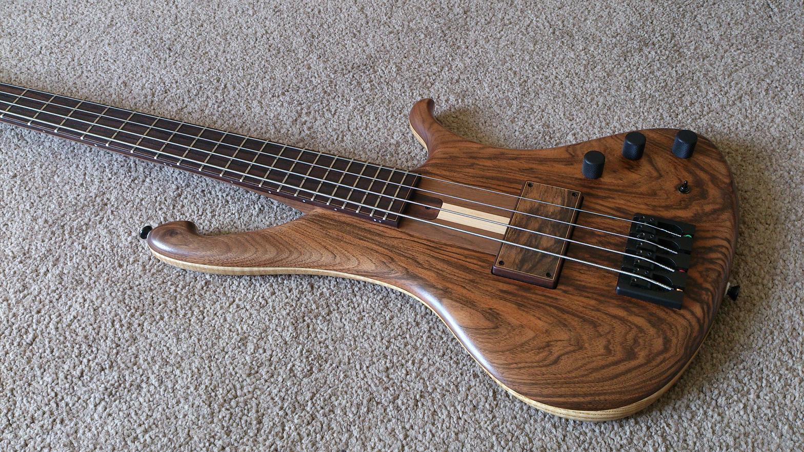 Everson Guitars Mostly Walnut New Bass