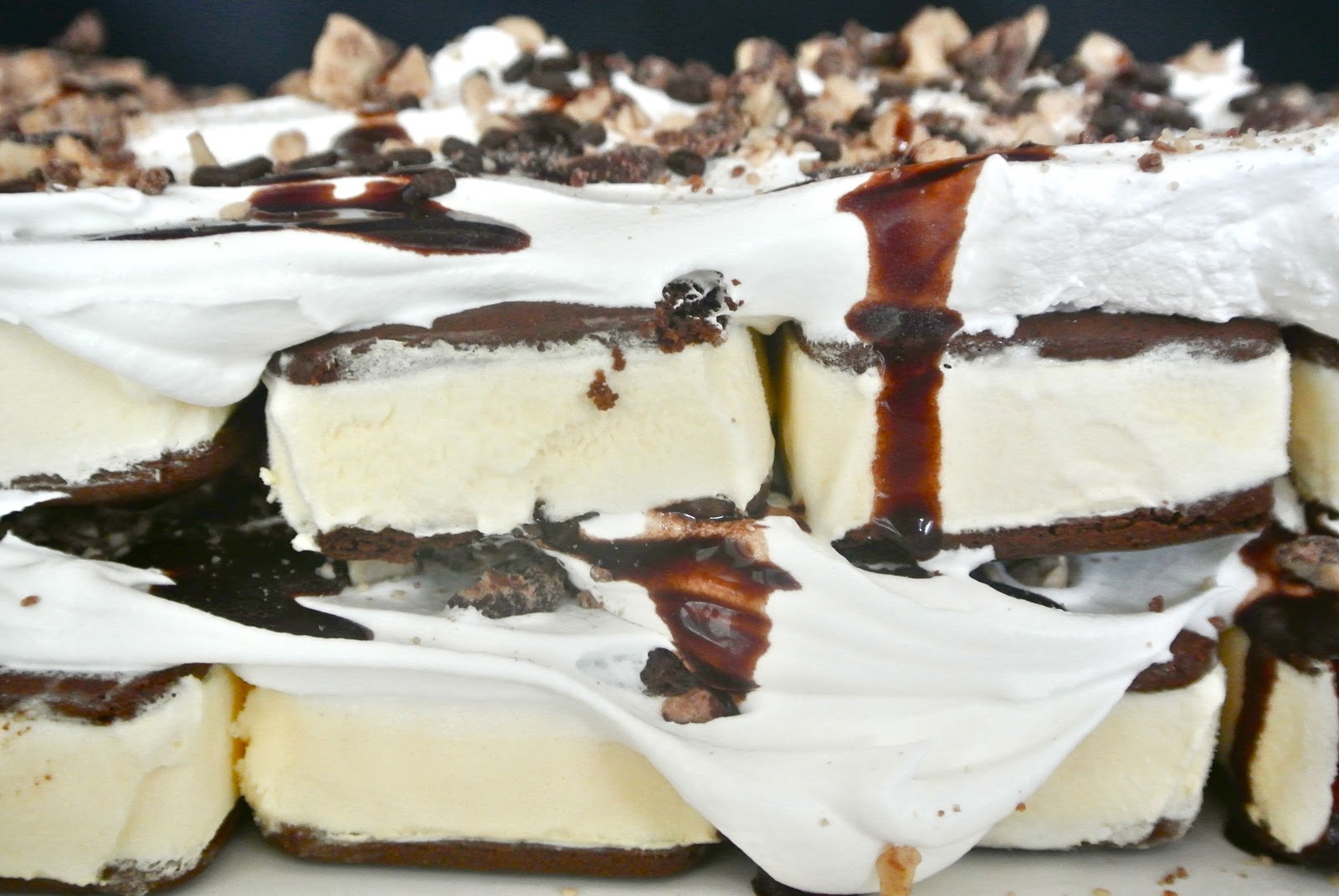 The Barbee Housewife Easy Ice Cream Cake