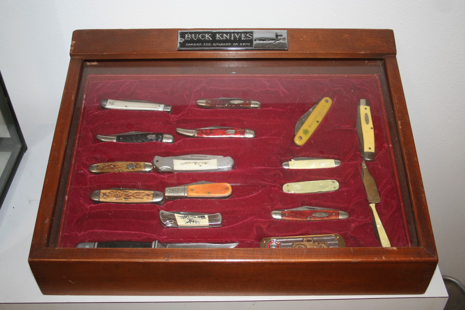 Hobby War Time Blog Buck Knife Display Case & Knives