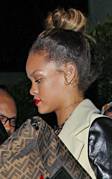 6footlonghair rihanna- phony pony's